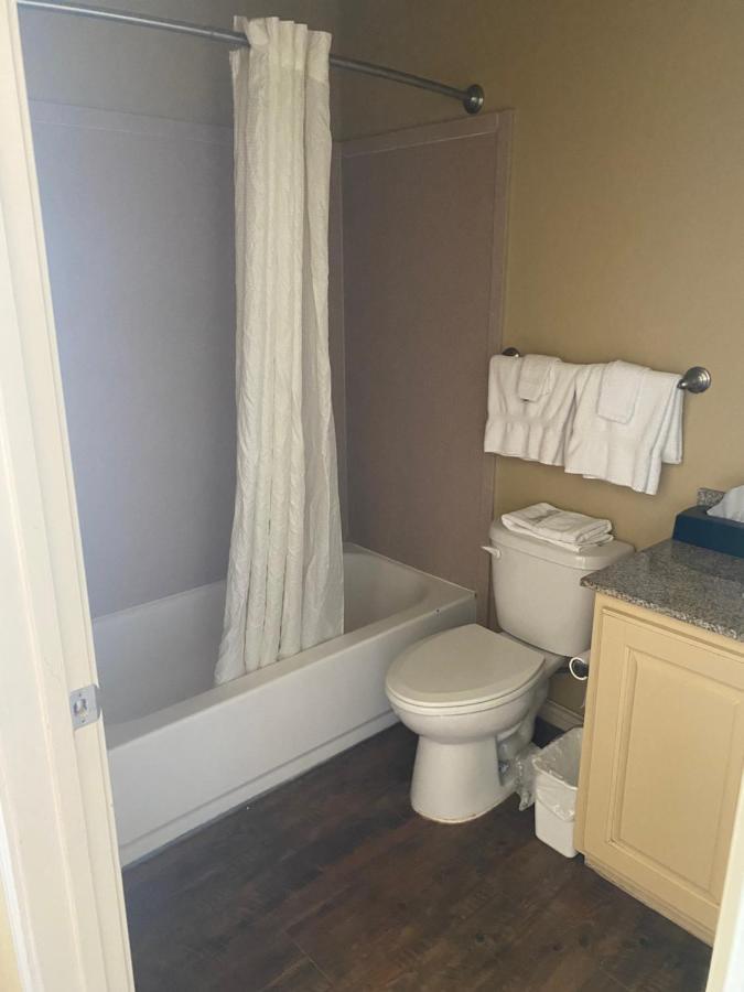 Southern Inns And Suites Now Offering Rv Spaces For Rent Yorktown エクステリア 写真