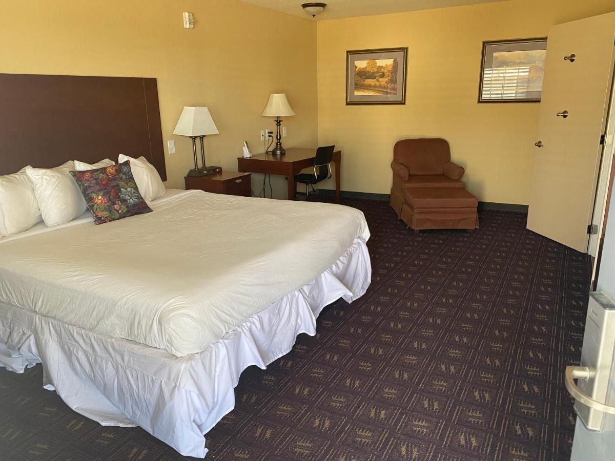 Southern Inns And Suites Now Offering Rv Spaces For Rent Yorktown エクステリア 写真