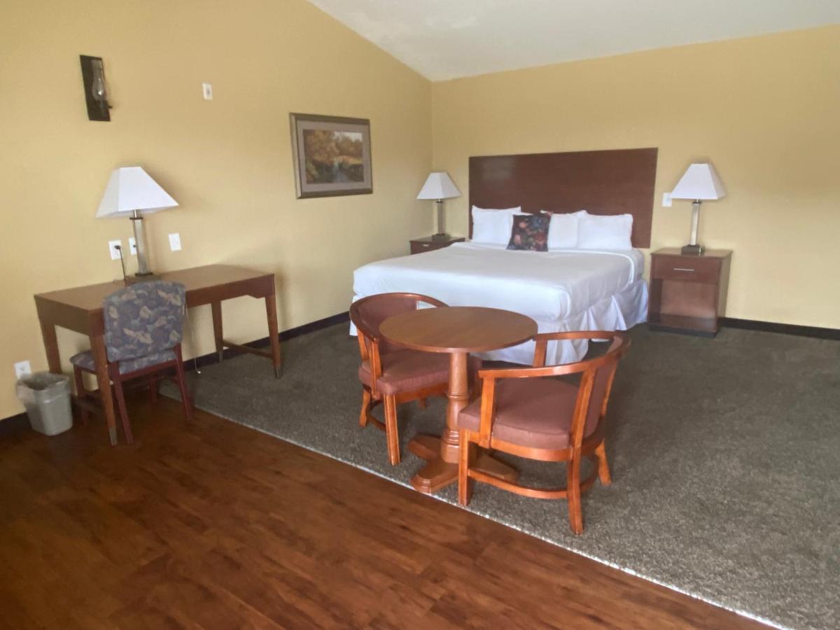 Southern Inns And Suites Now Offering Rv Spaces For Rent Yorktown エクステリア 写真