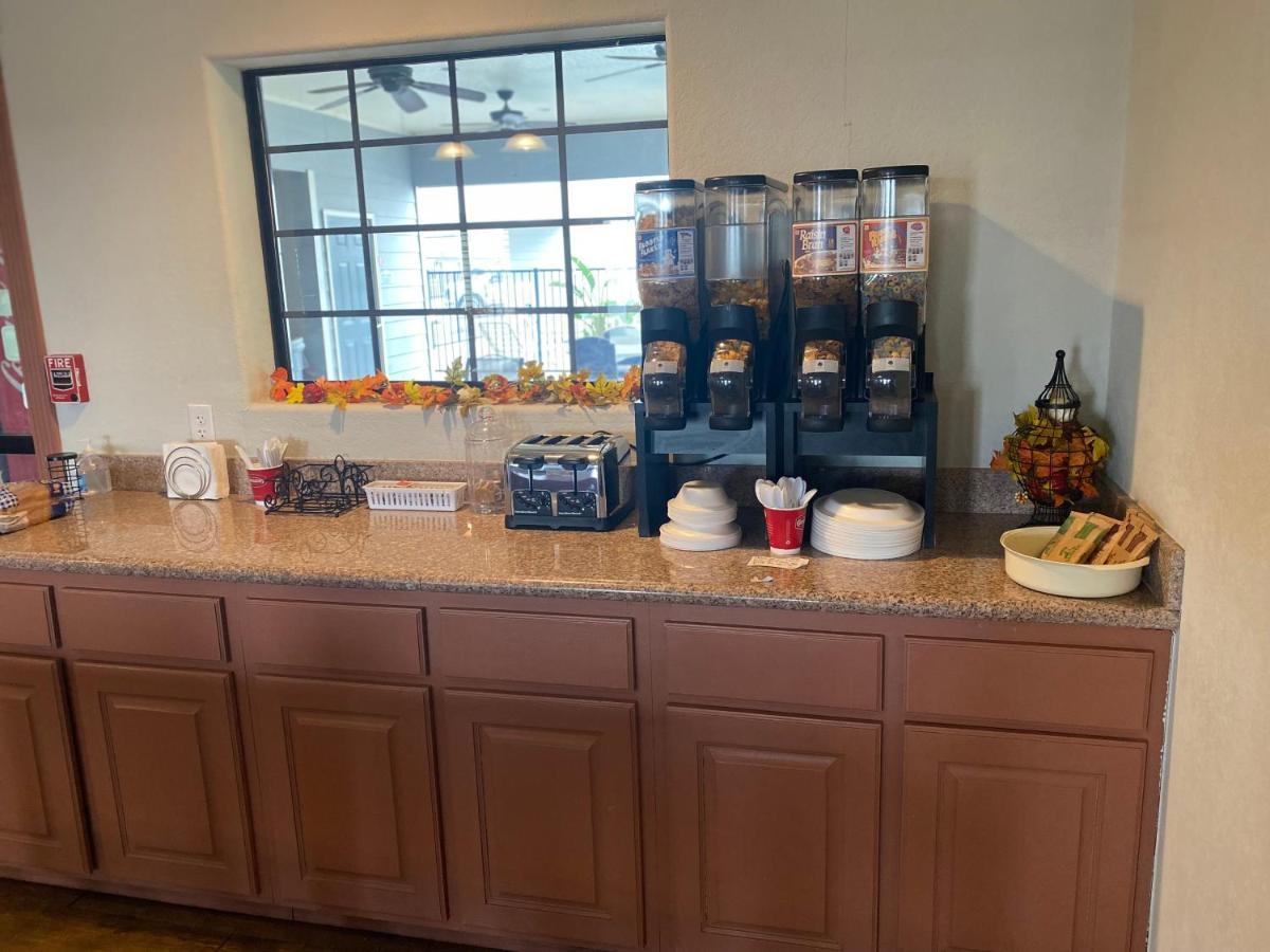 Southern Inns And Suites Now Offering Rv Spaces For Rent Yorktown エクステリア 写真