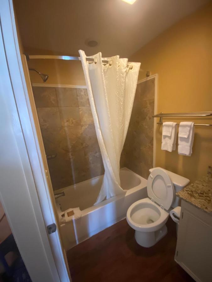 Southern Inns And Suites Now Offering Rv Spaces For Rent Yorktown エクステリア 写真