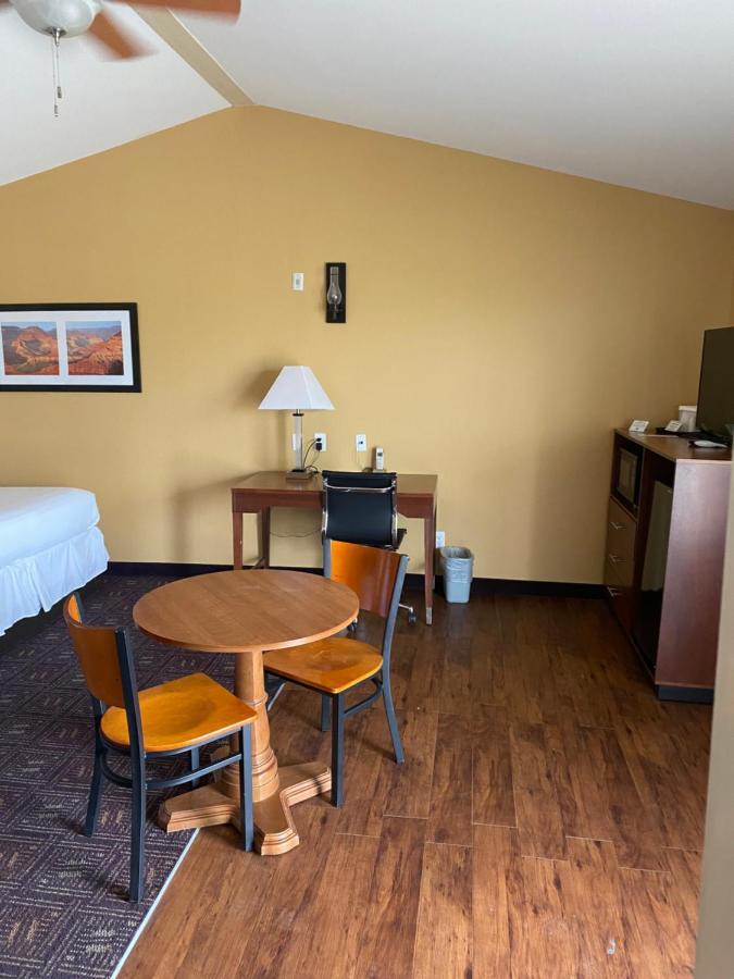 Southern Inns And Suites Now Offering Rv Spaces For Rent Yorktown エクステリア 写真